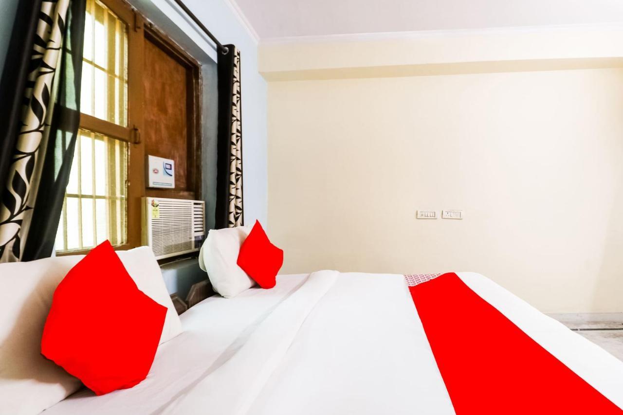 โอโย 73770 โฮเทล ดีไซร์ Hotel คูร์เคาน์ ภายนอก รูปภาพ